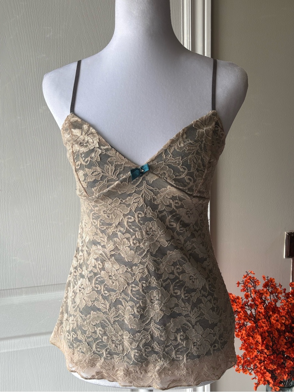 Vintage Y2K Lace floral Camisole Top in Beige and Teal